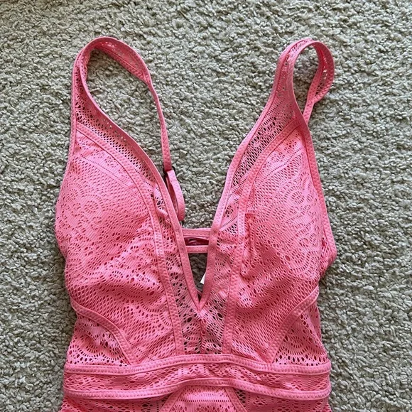 Becca Swim Coral Pink Cut Out Lace One Piece Swimsuit - Small - Picture 3 of 9